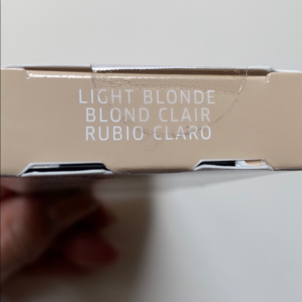 Wella Root Concealer - Picture 4 of 9